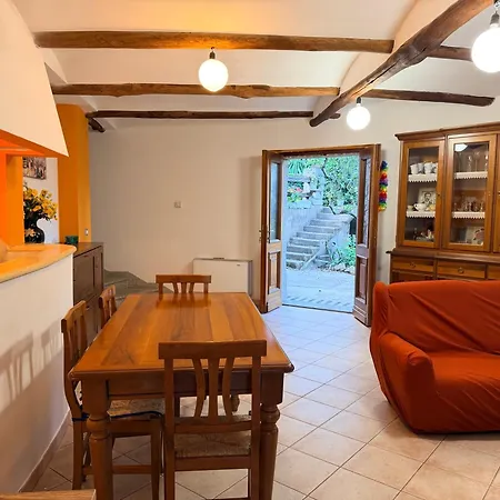 Rustic House Apartment Elini